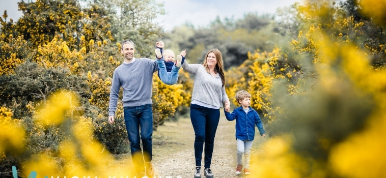 My spring mini family sessions in Surrey
